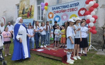 На День дитини до Язловця