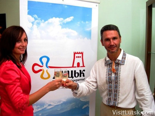 wcarousel ArticleImages 244 center 8