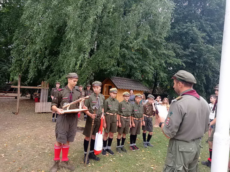 oboz harcerski 8 Gryzzli