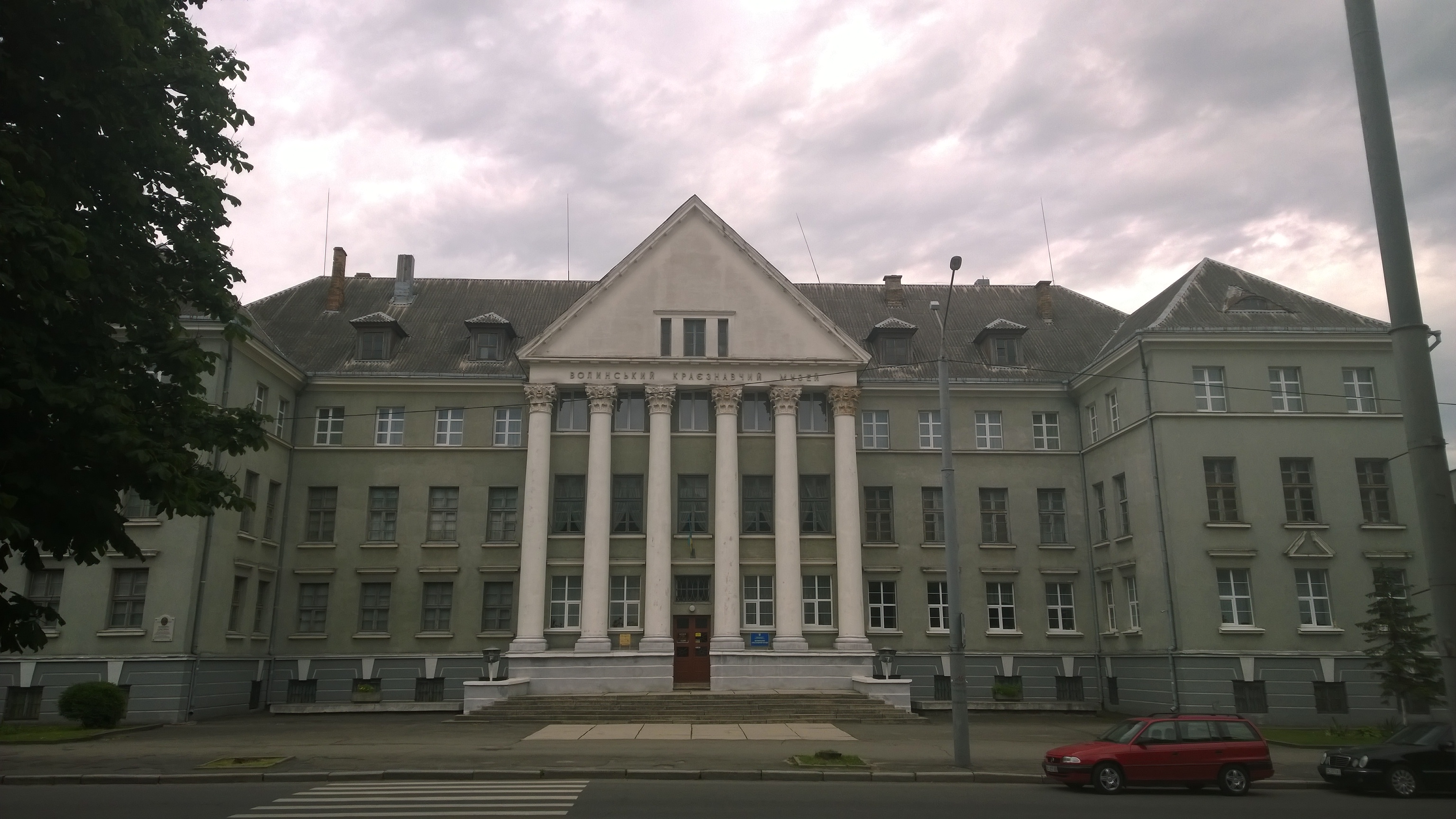 Будинок, у якому нині міститься Волинський краєзнавчий музей (вул. Шопена, 20).