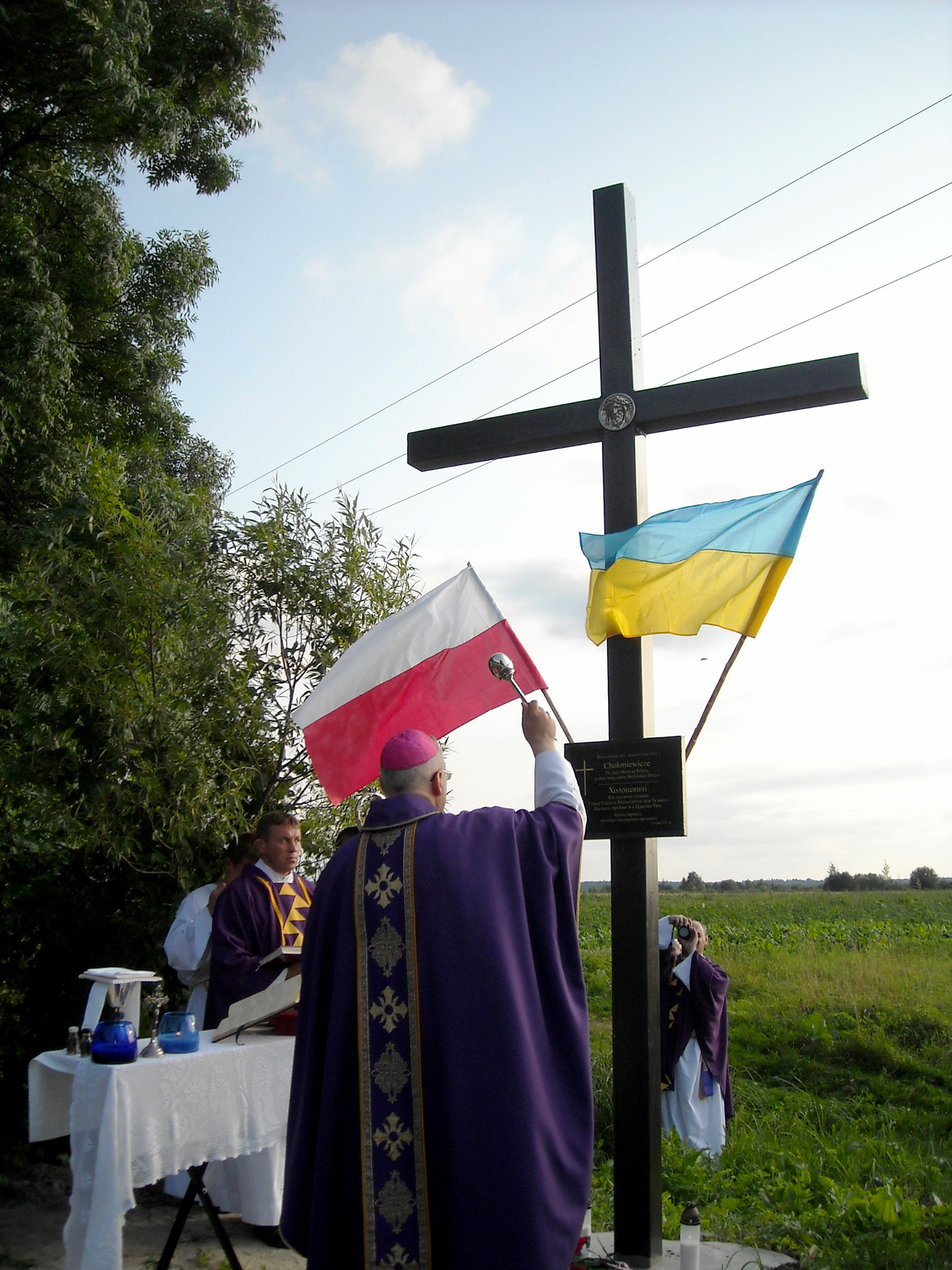 Ksiądz pochował Ich 16 lipca 2011 r. Czekali na to 68 lat.