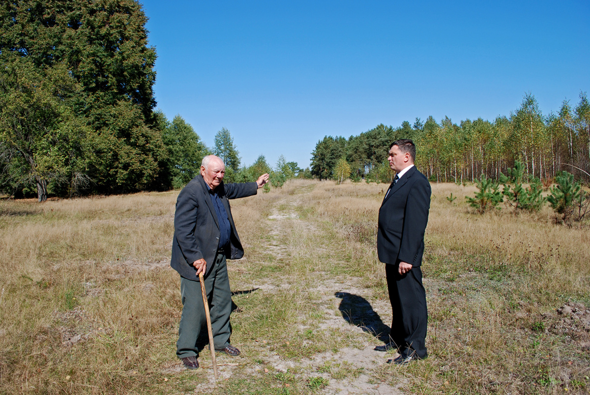 Неподалік розташовувався будинок Миколи Федоровича Загоруйка. Досі там ростуть липи, які посадив його дідусь.