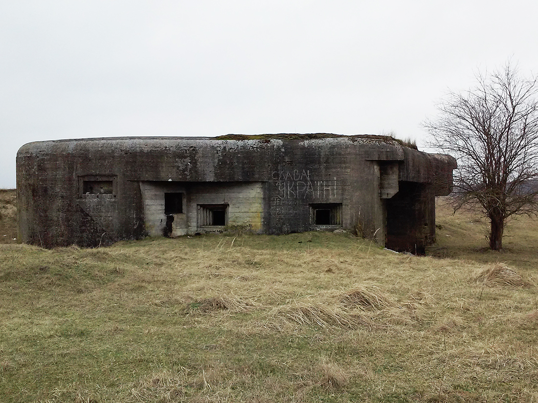 Bunkry żelbetonowe wybudowane w latach 30-tych.