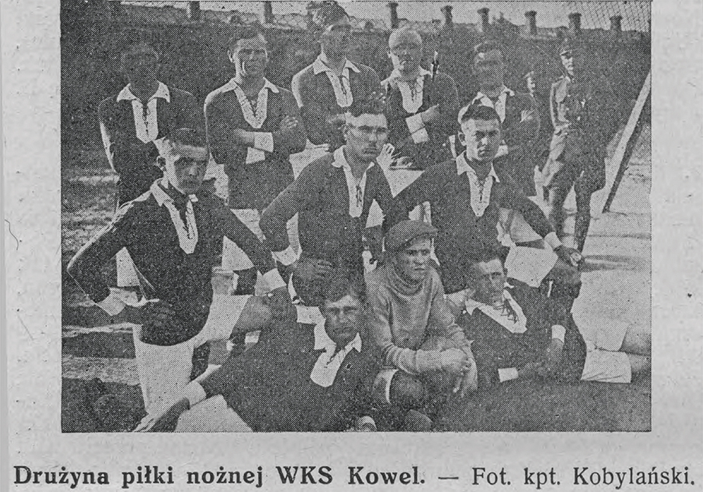 Drużyna piłki nożnej WKS Kowel. Zdjęcie ukazało się na łamach lwowskiego tygodnika «Sport» w 1922 r.jpg