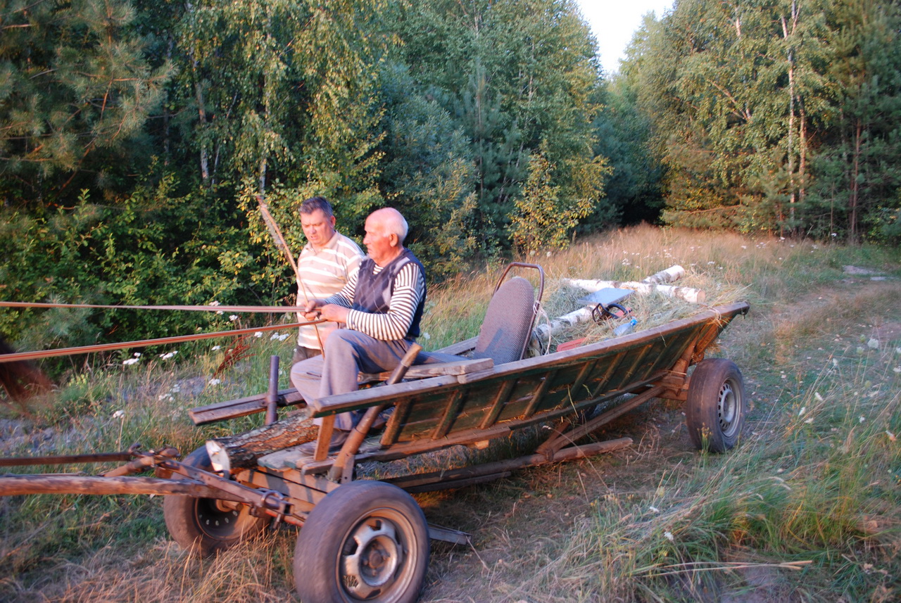 3. Wieziemy krzyż z pastorem Piotrem Jurczukiem.