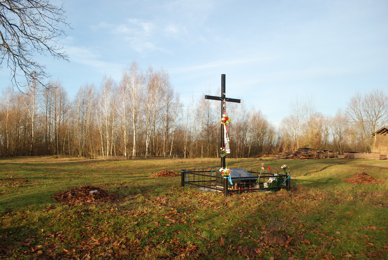 9. Хрест на Новому цвинтарі.