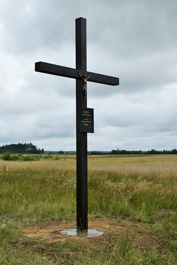 4. Krzyż w Suni.