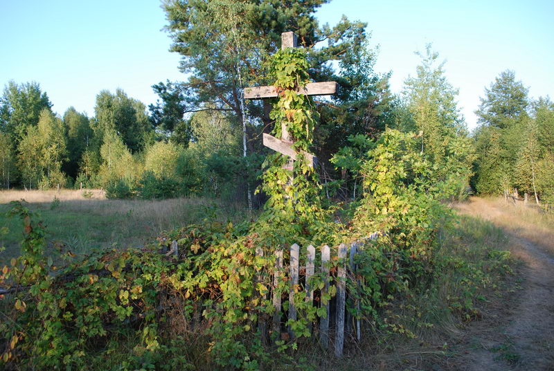 4. Krzyż prawosławny postawiony w miejscu katolickiego.