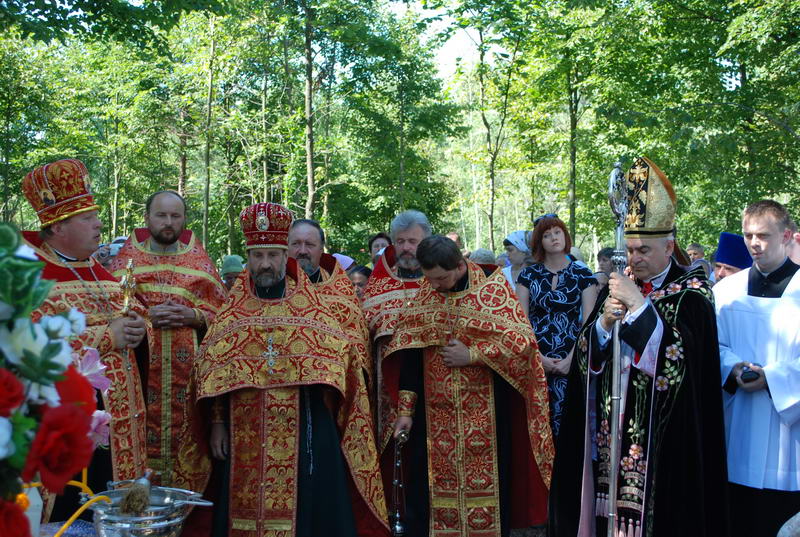 10. Uroczystości na cmentarzu w 2010 r.