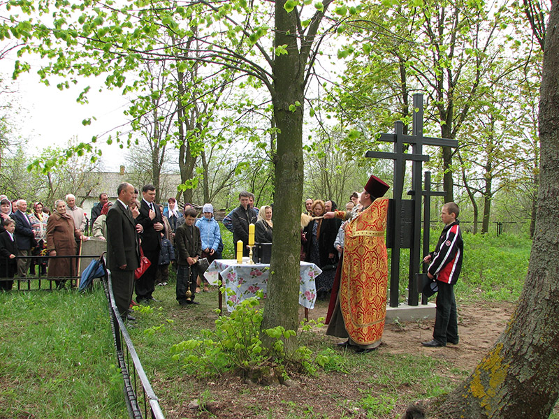 6. Krzyż uroczyście poświęcił o. Serhij Zabejda w maju 2008 r.